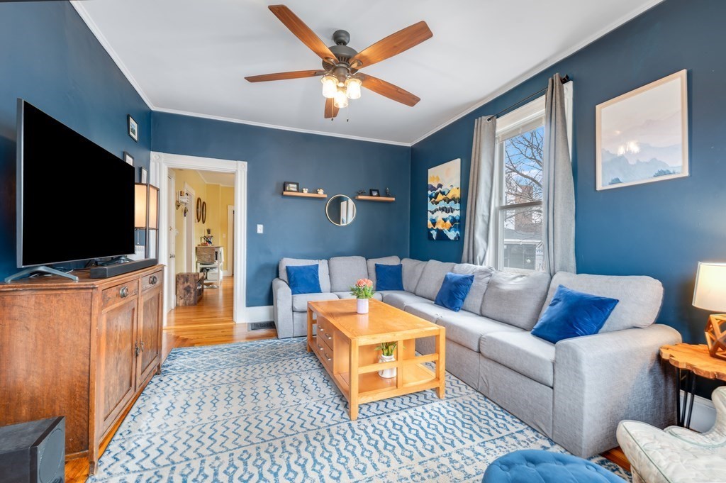 6 Pinedale Rd 1