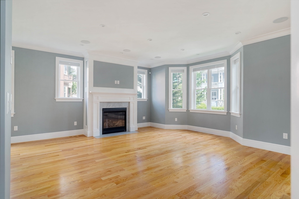 29 Neponset Ave
