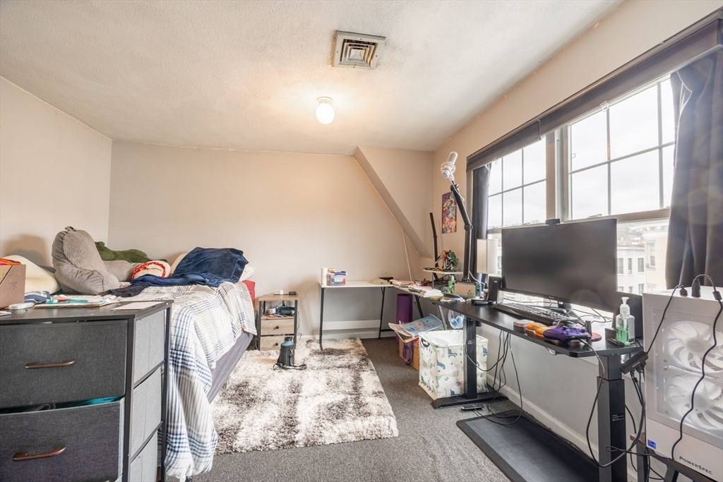 131 Glenville Ave 131