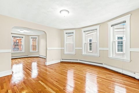 27 W Wyoming Avenue 3 Melrose MA 02176