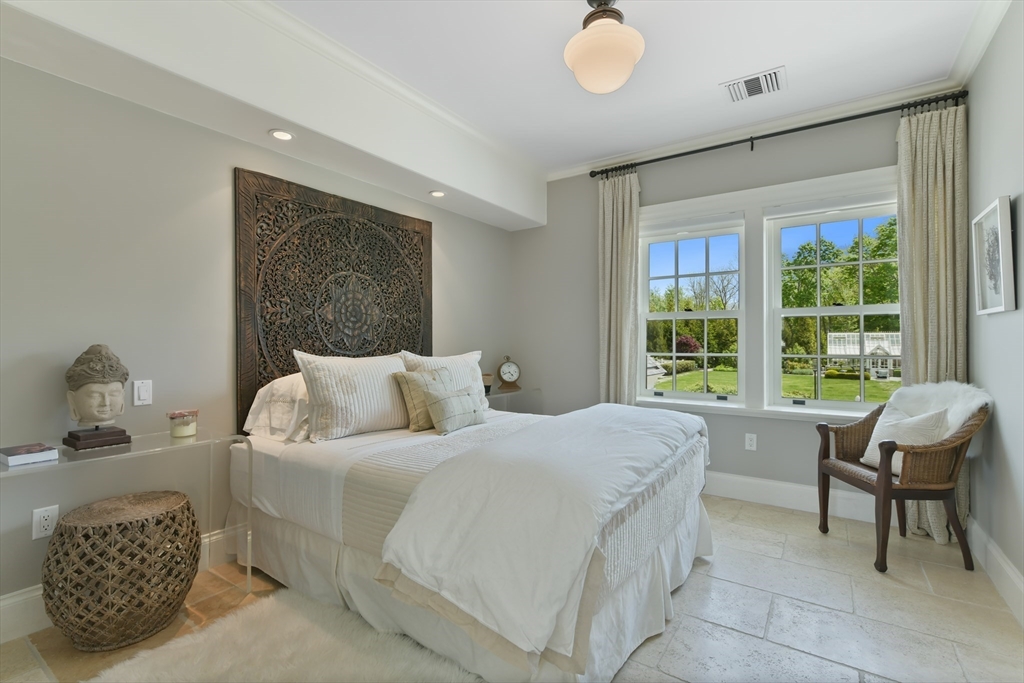 5 Bare Cove Ln, Hingham, MA Photo #27