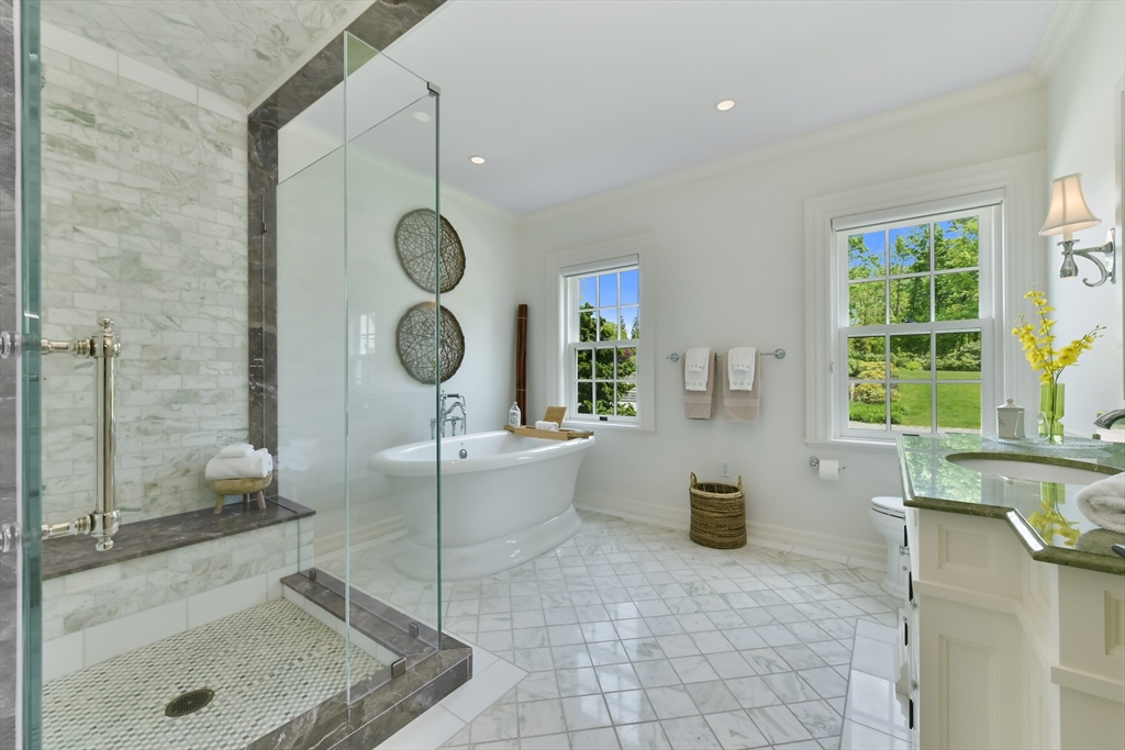 5 Bare Cove Ln, Hingham, MA Photo #18
