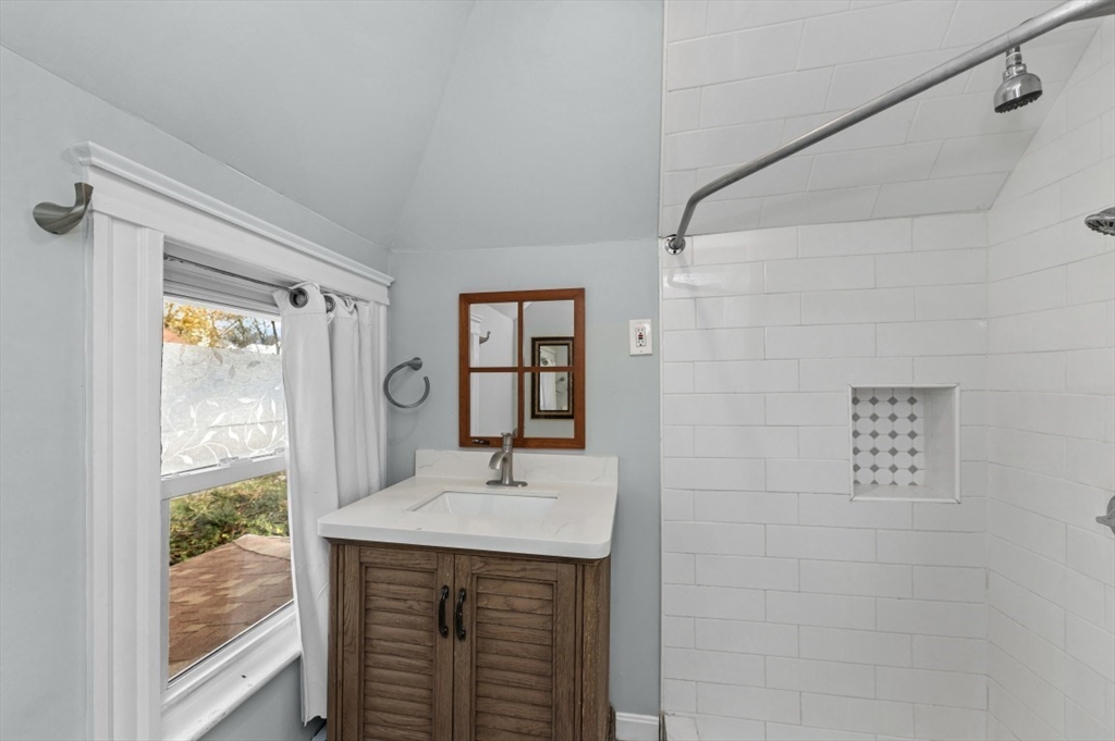 Revere, Massachusetts 02151, United States, 3 Bedrooms Bedrooms, ,1 BathroomBathrooms,Residential,Active,244885