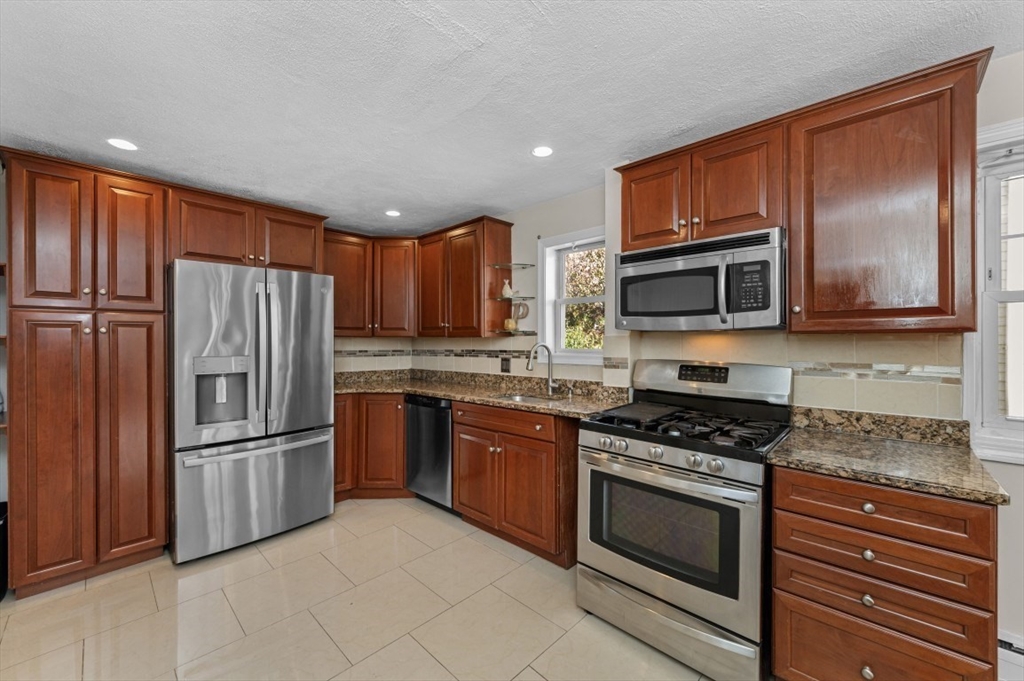 Revere, Massachusetts 02151, United States, 3 Bedrooms Bedrooms, ,1 BathroomBathrooms,Residential,Active,244885