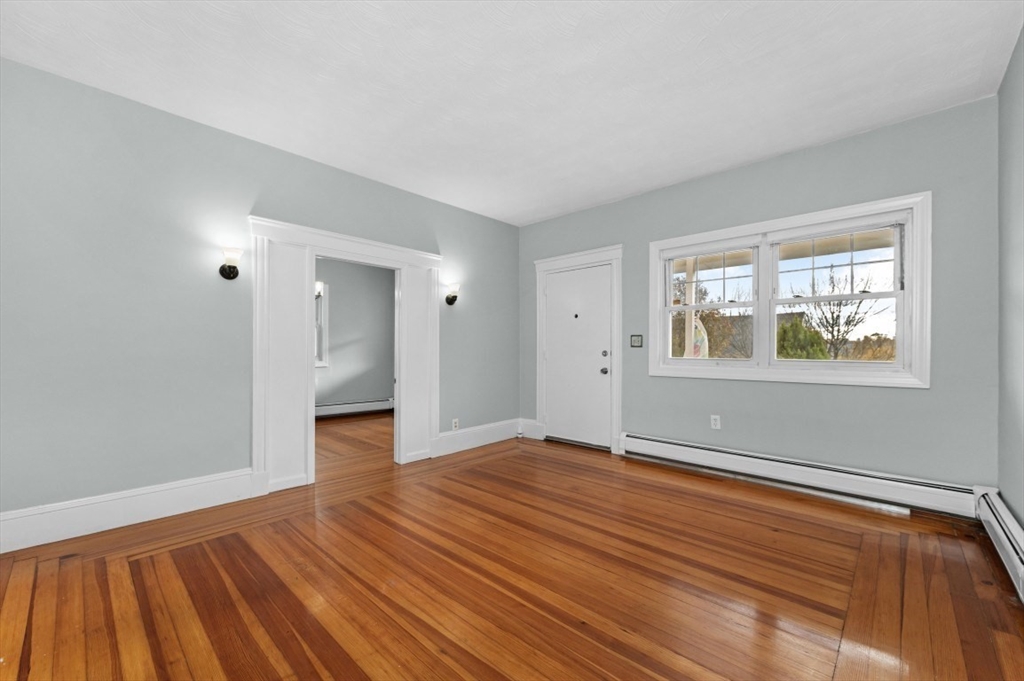 Revere, Massachusetts 02151, United States, 3 Bedrooms Bedrooms, ,1 BathroomBathrooms,Residential,Active,244885