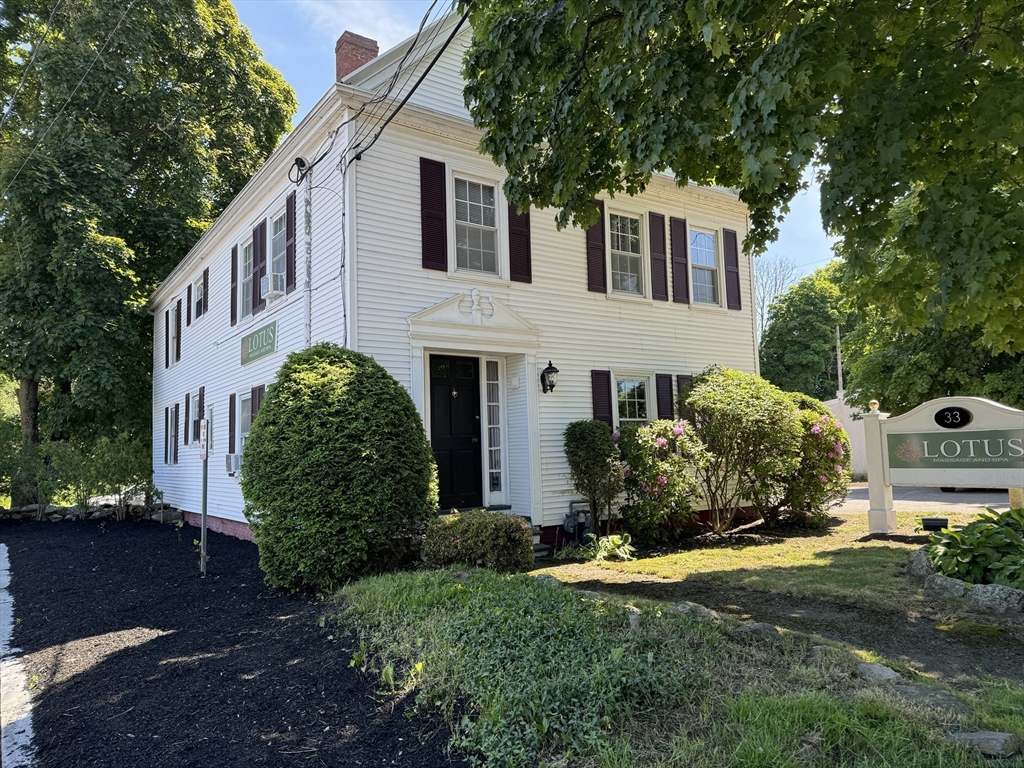 33 West Main St