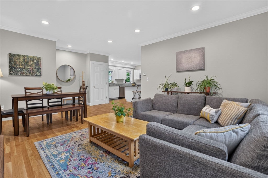 67 Florence St 1