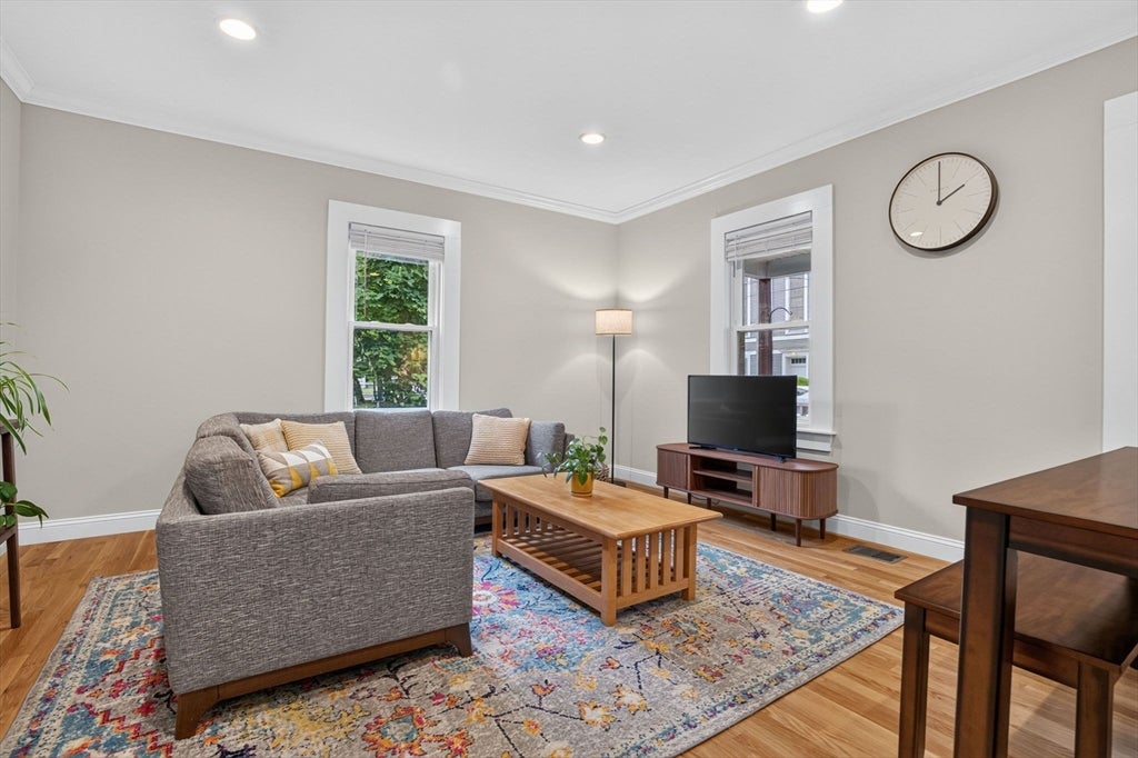 67 Florence St 1