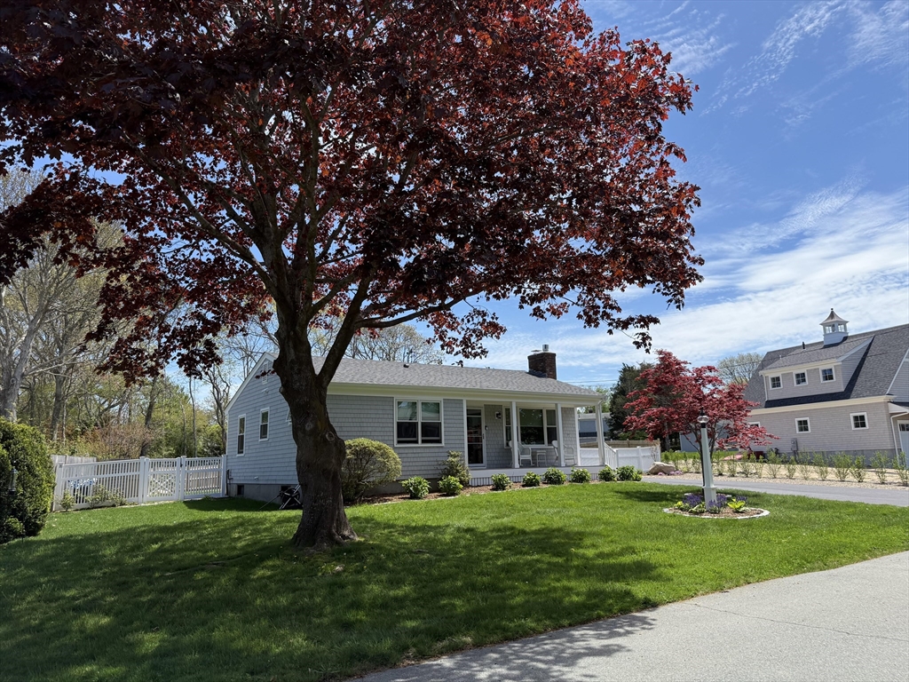 6 Andrea Rd