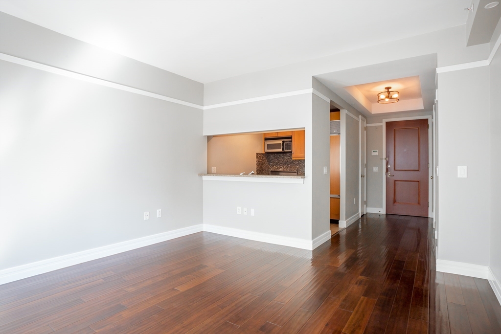 1 Avery St 11C