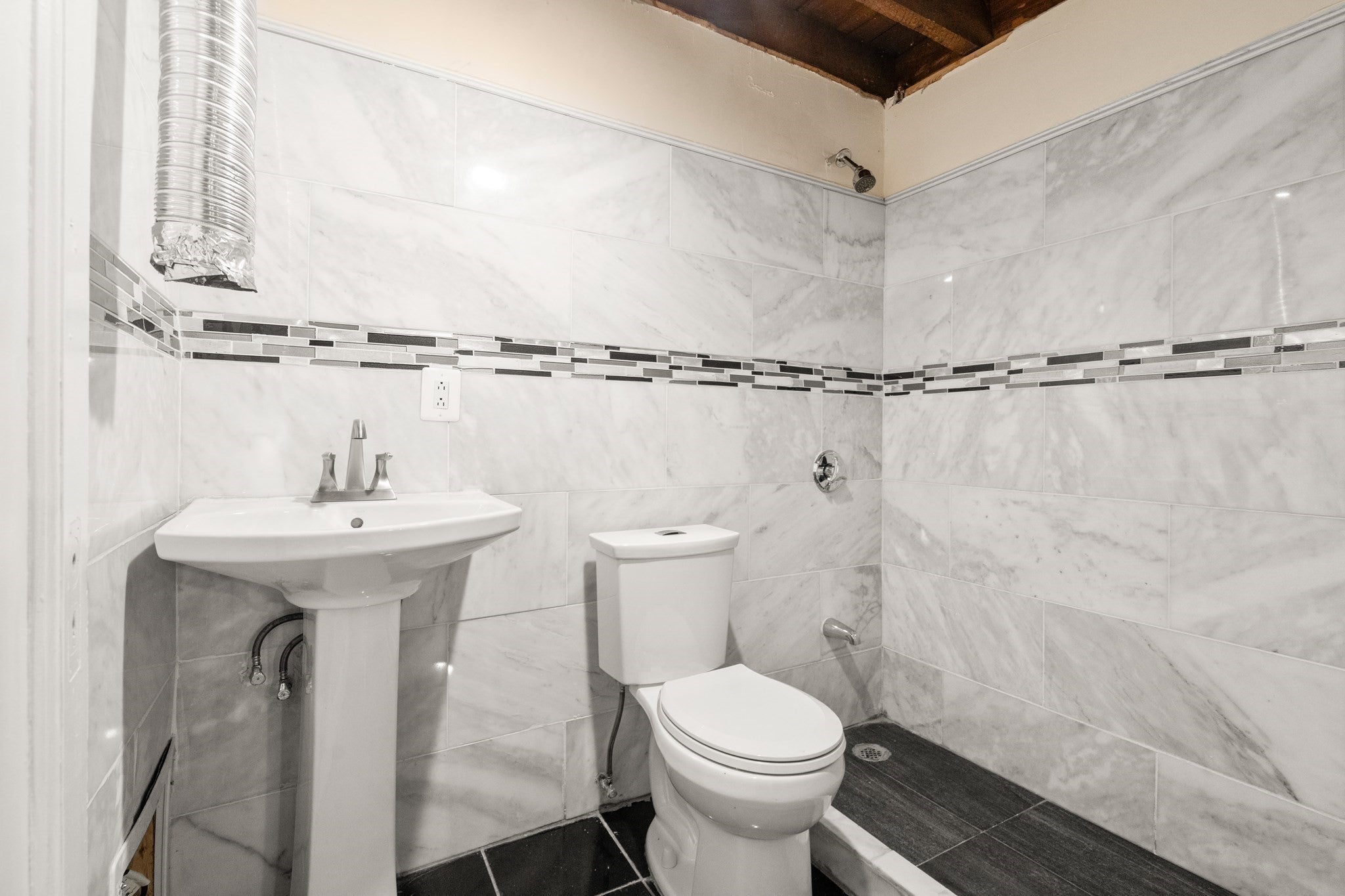 26 Lawrence Ave, Boston, MA Photo #38