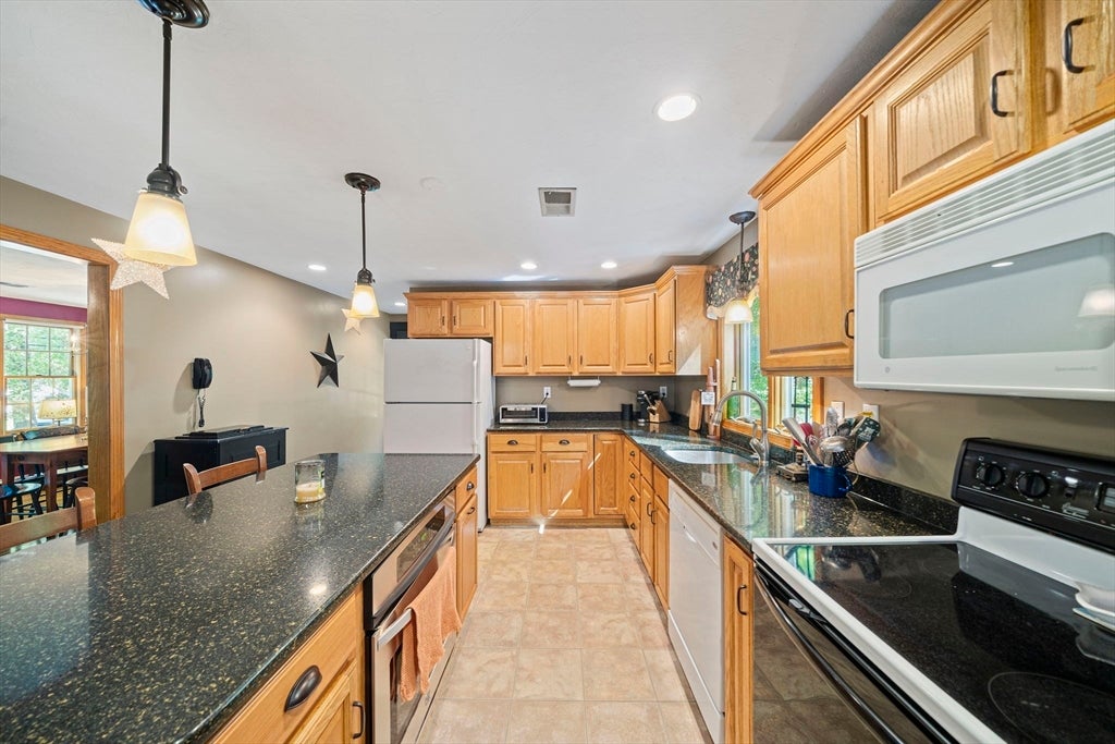 66 Cottage Ln, Weymouth, MA Photo #5