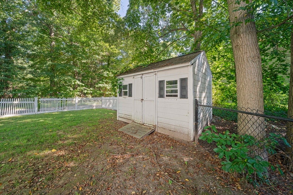 66 Cottage Ln, Weymouth, MA Photo #27