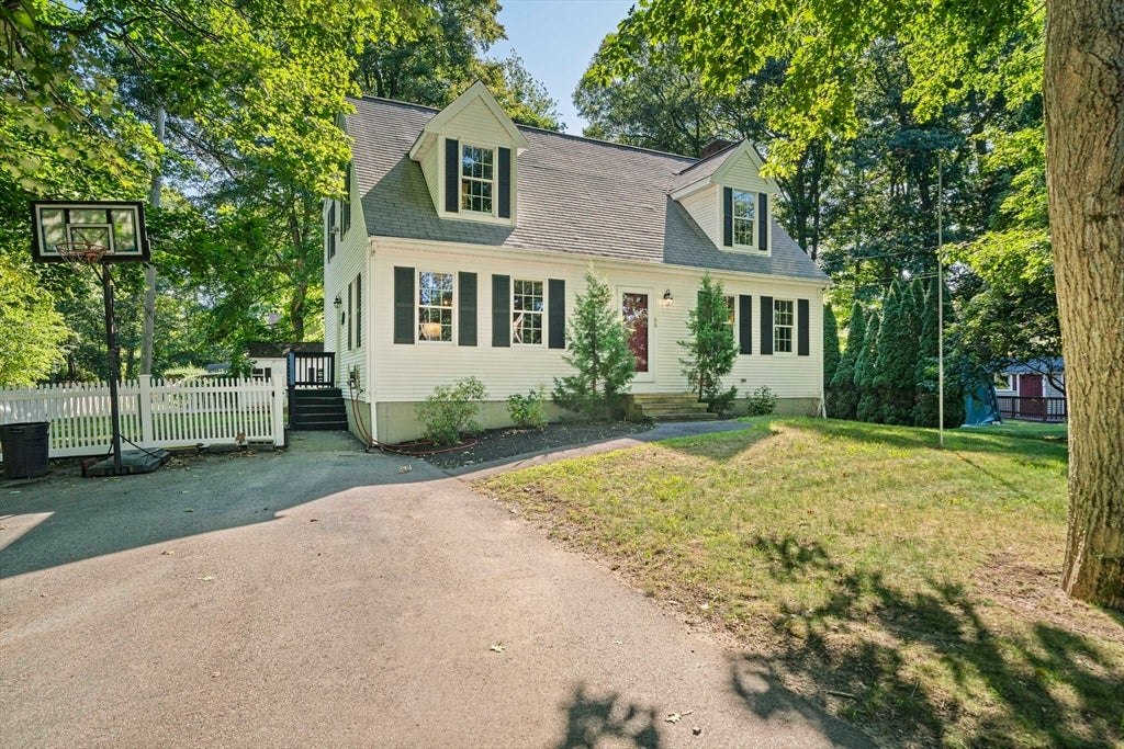 66 Cottage Ln, Weymouth, MA Photo #2