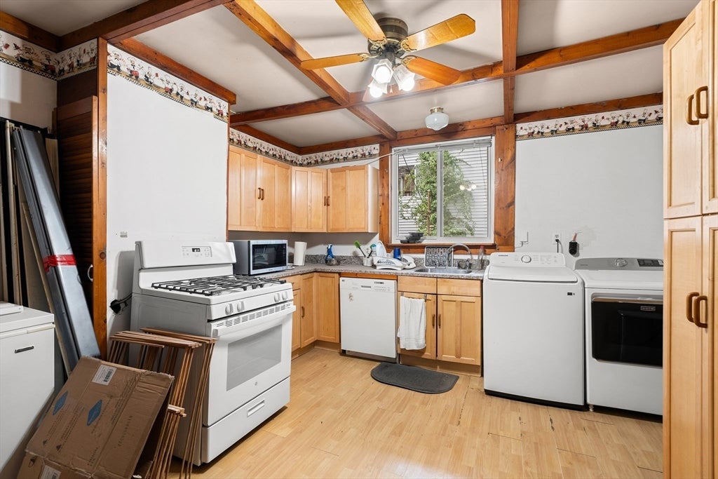 192 Lexington St, Boston, MA Photo #22