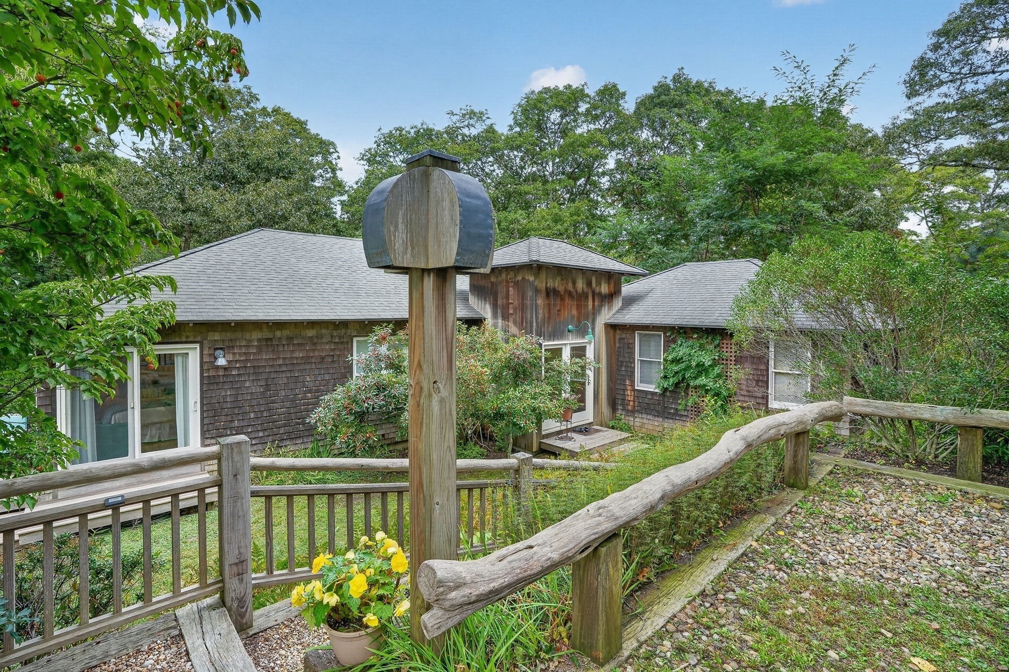 18 Sylvan Avenue, Tisbury, MA Photo #2