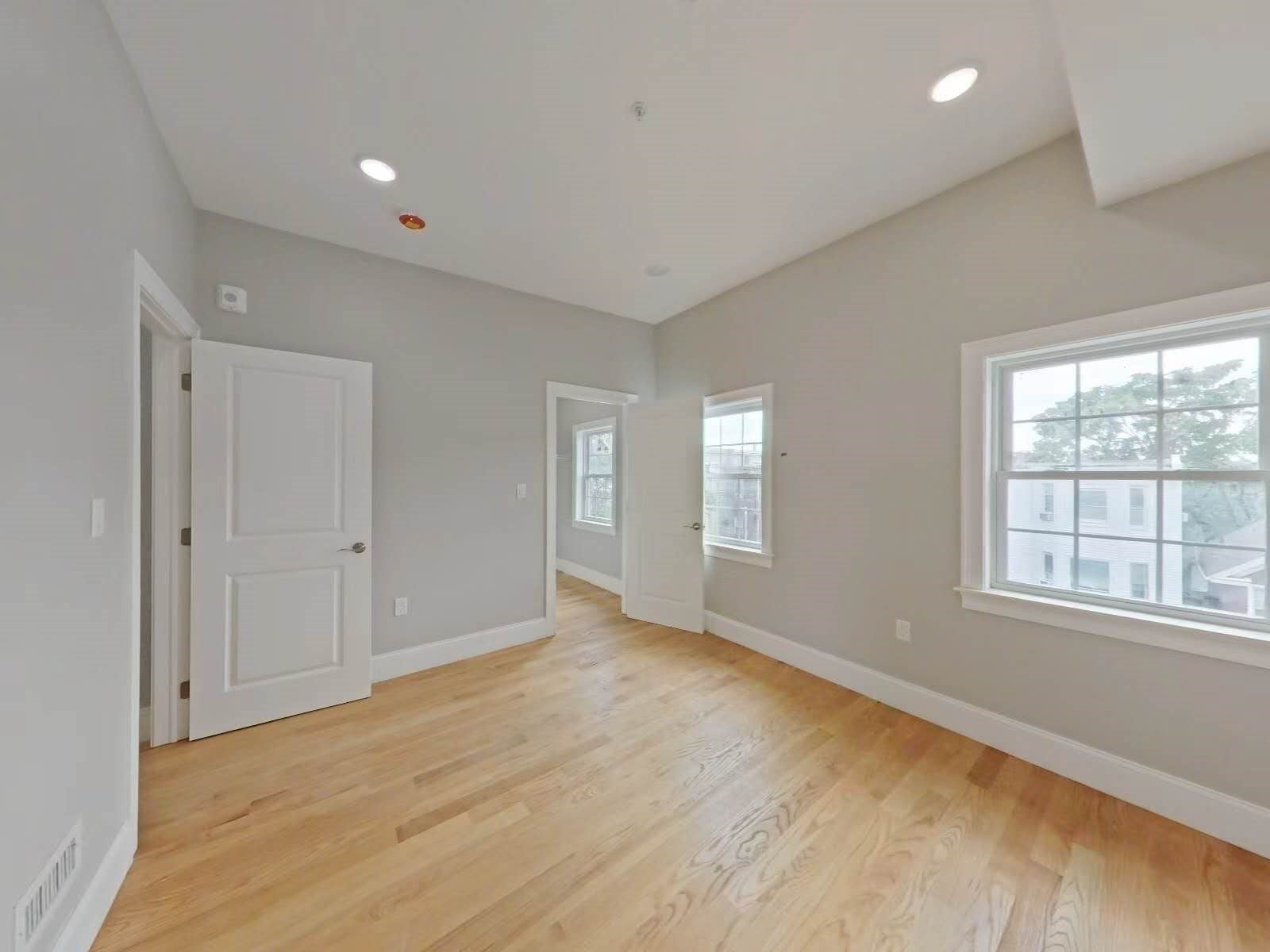 84 Chelsea St #3, Boston, MA Photo #13