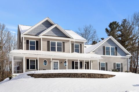 5 Senter Farm Road Hudson NH 03051