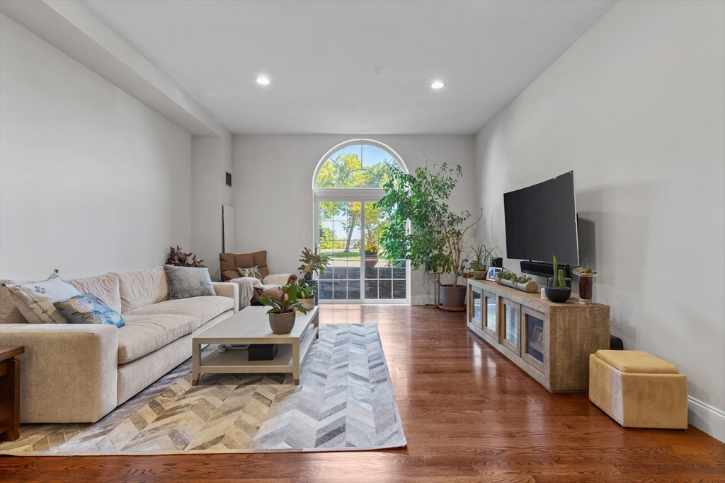 50 Boatswains Way 105
