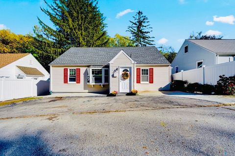 9 Field Way Worcester MA 01602