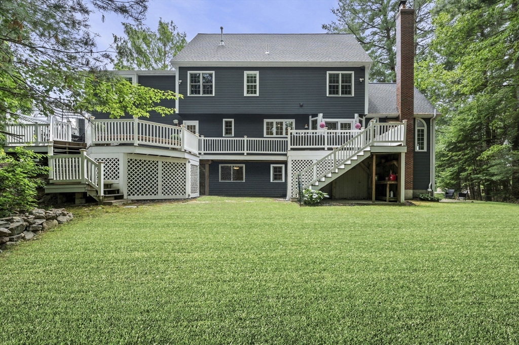 12 Tarbox Ln