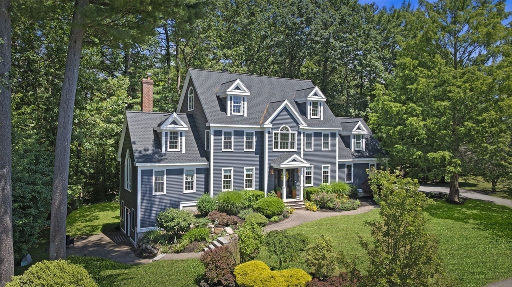 12 Tarbox Ln