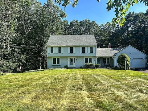 30 King Arthur Rd Easton MA 02356