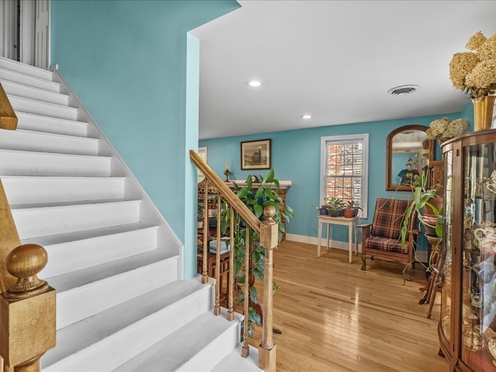 555 Twin Lakes Dr 555