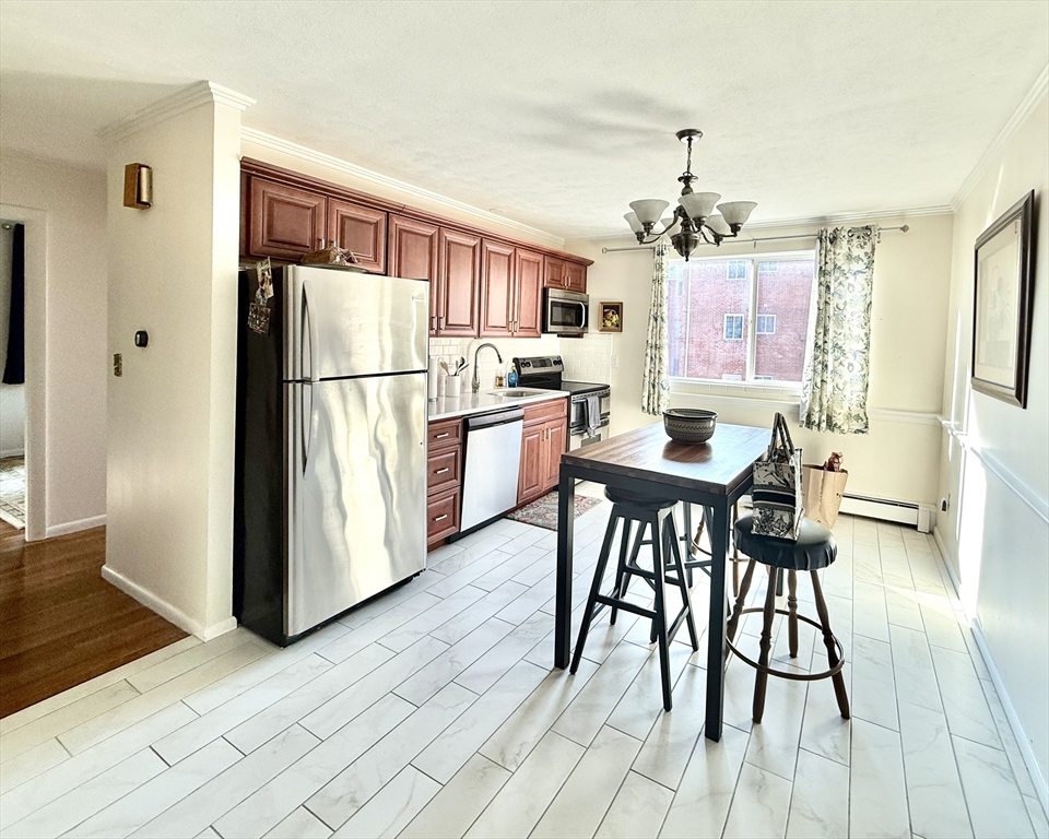 9 Endicott Street 3