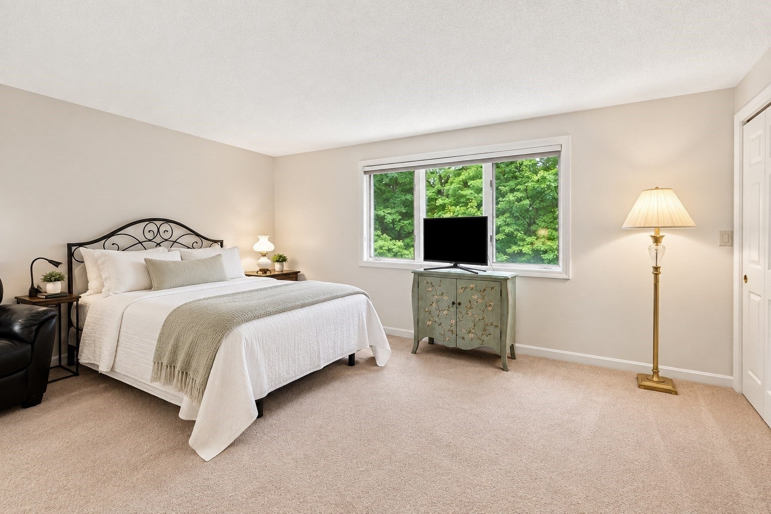 2002 Pheasant Creek Lane #2002, Peabody, MA, 2002 Pheasant Creek Lane #2002, Peabody, MA Photo #14