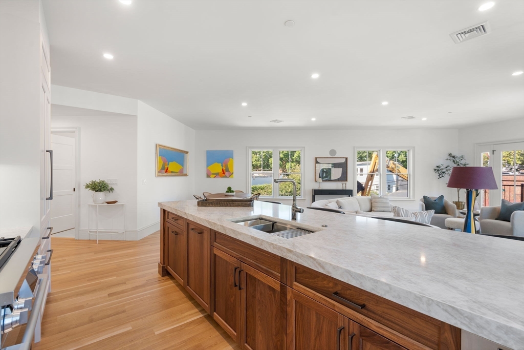 69 Williams Street 3