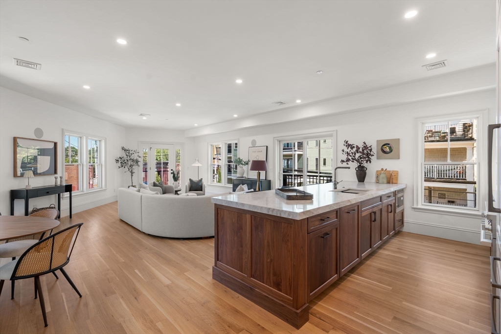 69 Williams Street 3