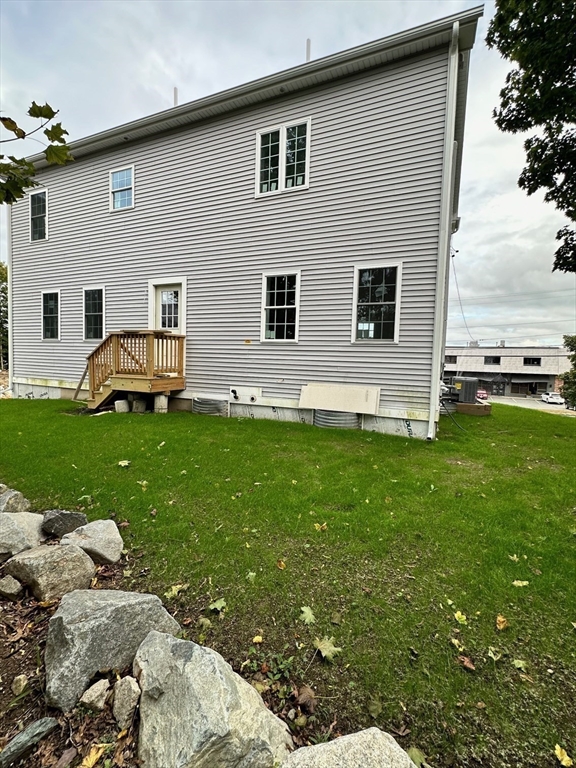 17 Mazzeo Dr