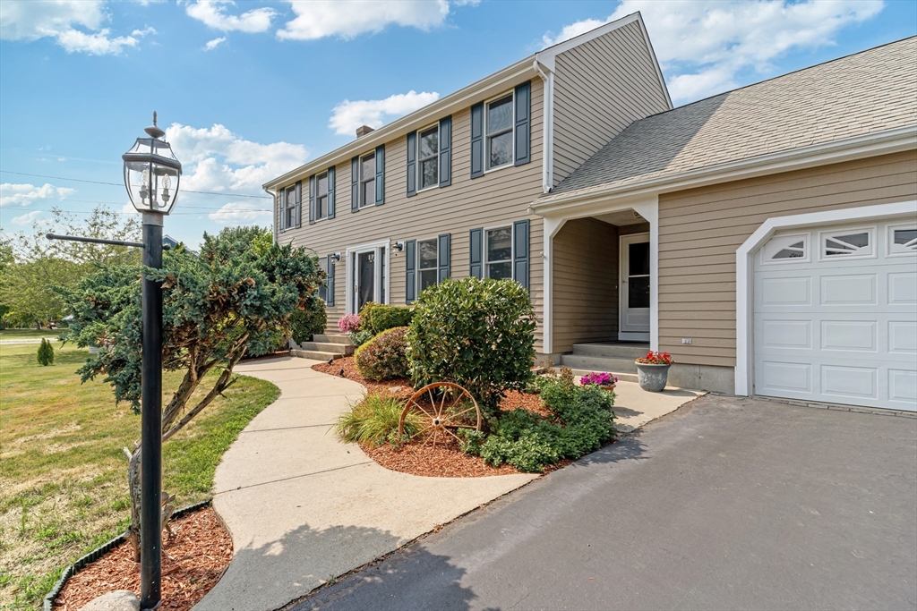 25 Wagonwheel Rd
