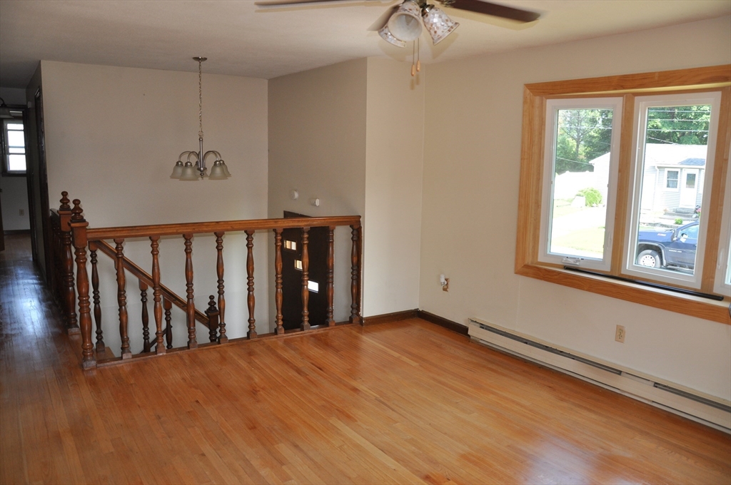 17 Barna St
