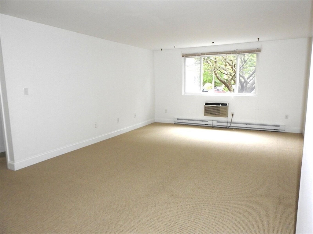 307 W Main St 7