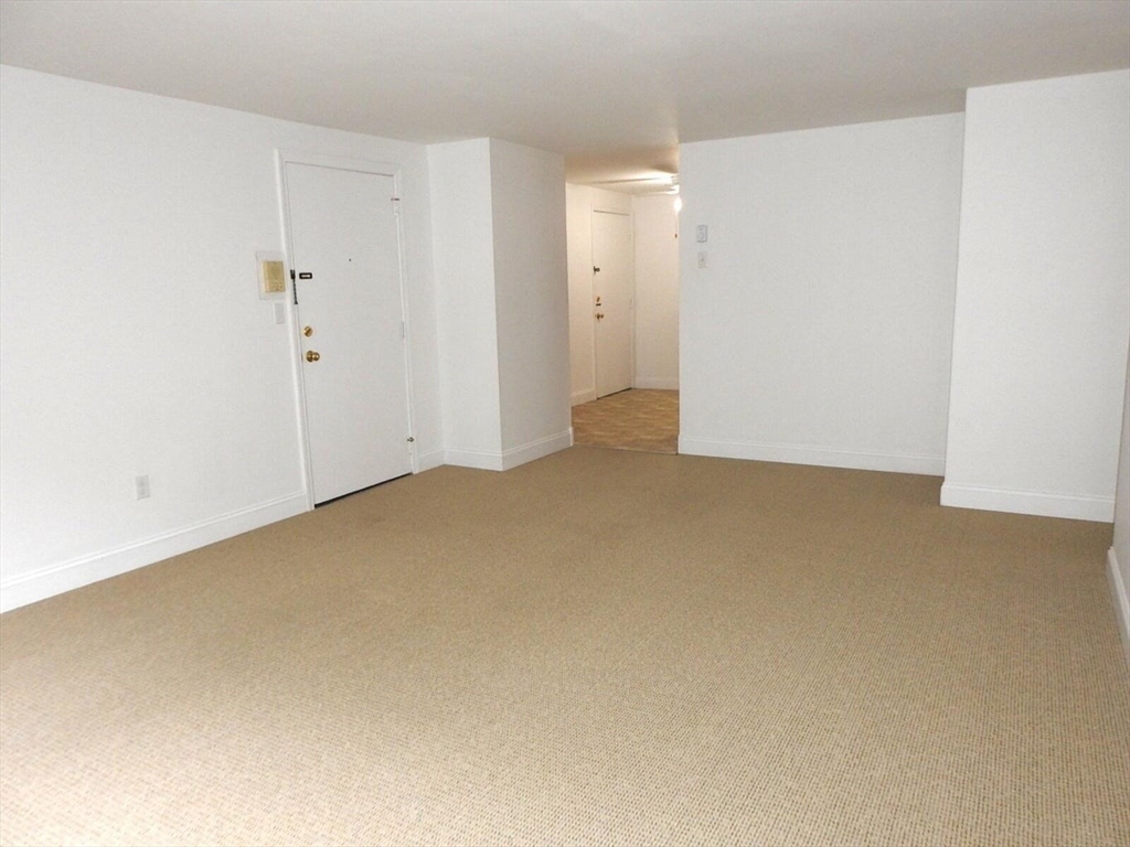 307 W Main St 7