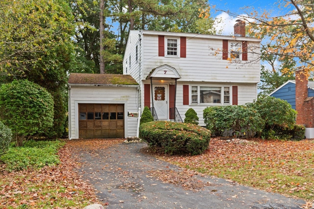 7 Debra Ln