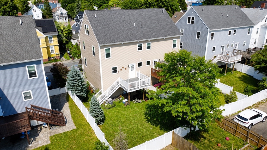82 Franklin St 82