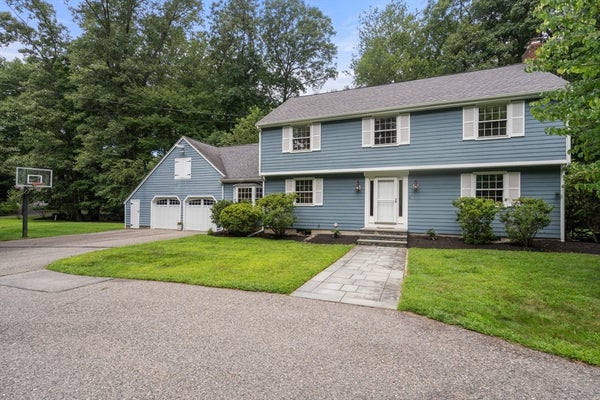44 IVY LN, SHERBORN, MA 01770 - Image 9550ca2edee819f6ba76e36a54f85e2b/363288572