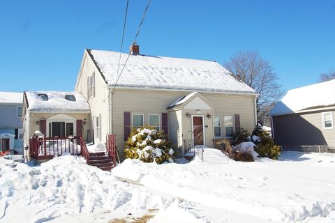 Photo of 20 Brightwood Ave, Worcester, MA 01604 (MLS # 73473334)