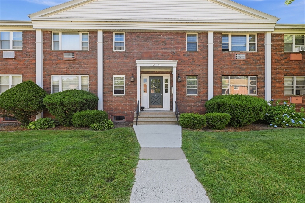 73 Regency Park Drive 73