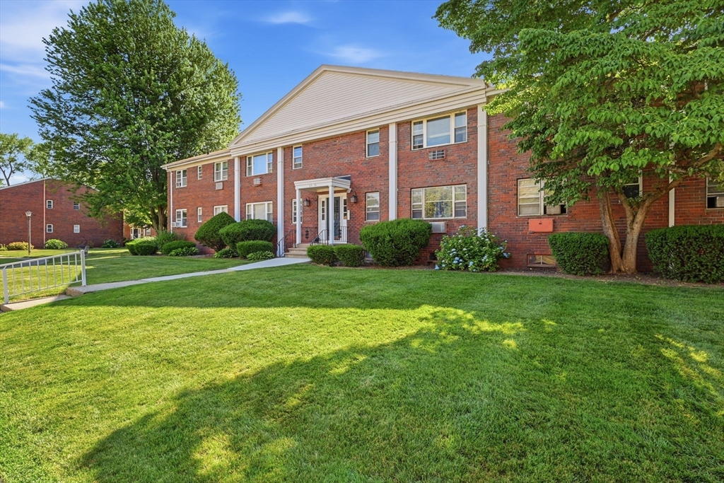 73 Regency Park Drive 73