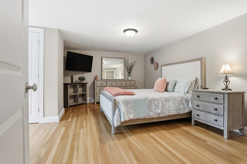 46 Hayden Lane, Bedford, MA, 46 Hayden Lane, Bedford, MA Photo #29