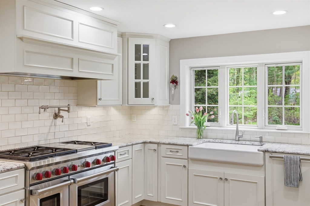 46 Hayden Lane, Bedford, MA, 46 Hayden Lane, Bedford, MA Photo #4