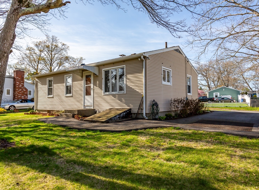 16 Holly Tree Lane