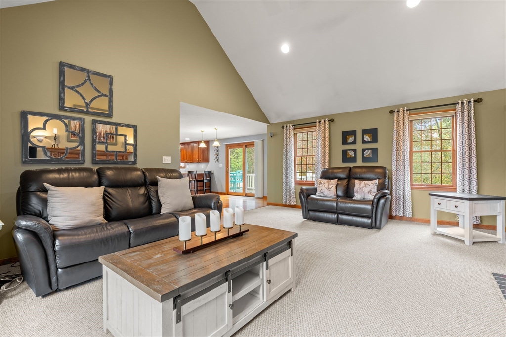 35 Stockbridge Rd
