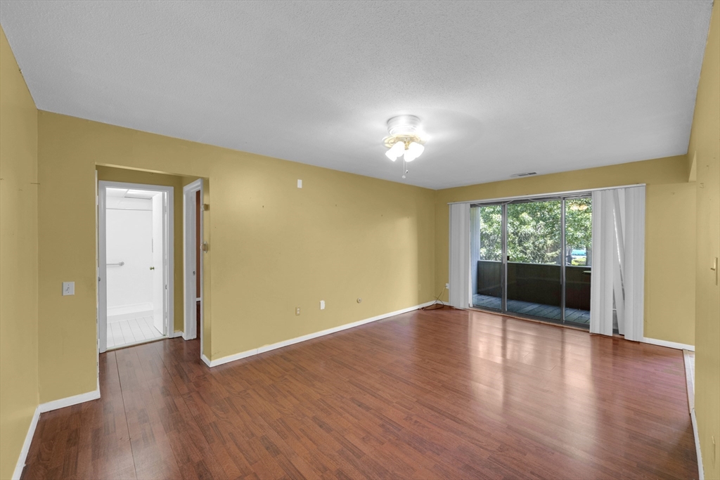 6 Shrewsbury Green Drive J