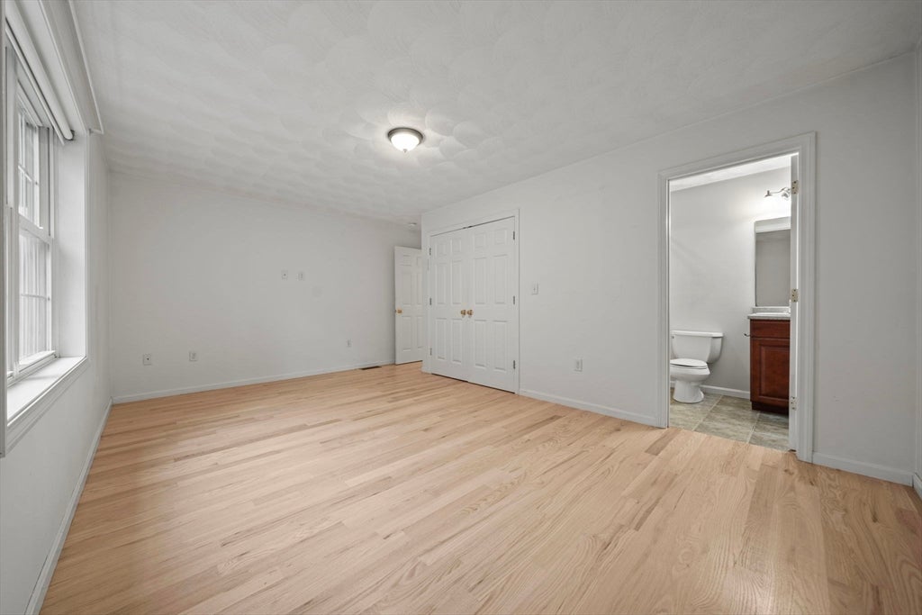 6 Fairlawn Ave, Burlington, MA Photo #9