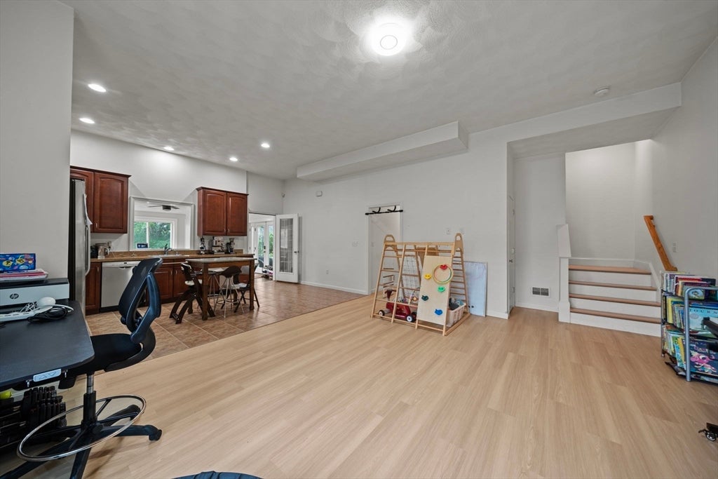 6 Fairlawn Ave, Burlington, MA Photo #15